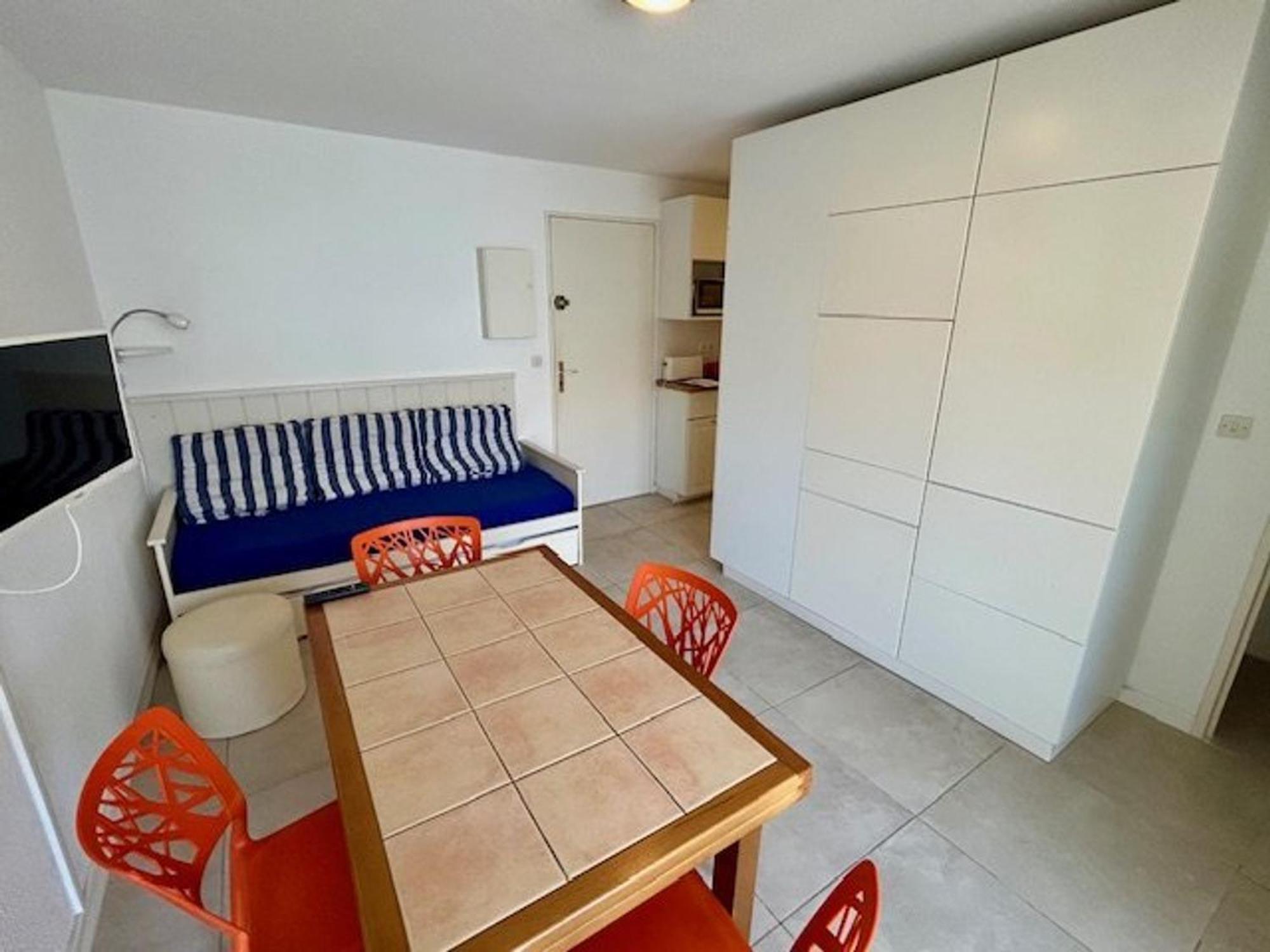 Appartement T2 A Royan, 4 Pers., Proche Plage Et Commerces, Parking, Balcon, Confortable Et Equipe - Fr-1-494-60 Exterior foto